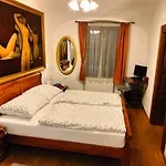 Paracelsus House Semesterbostad