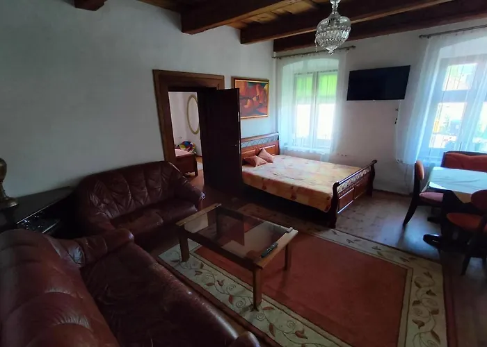 Paracelsus House * بانْشكا بيشتريتْسا